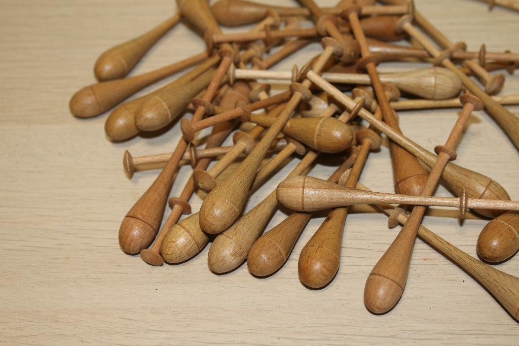 kantklossen 34 stuks., Ophalen of Verzenden, Zo goed als nieuw, Klos(sen)