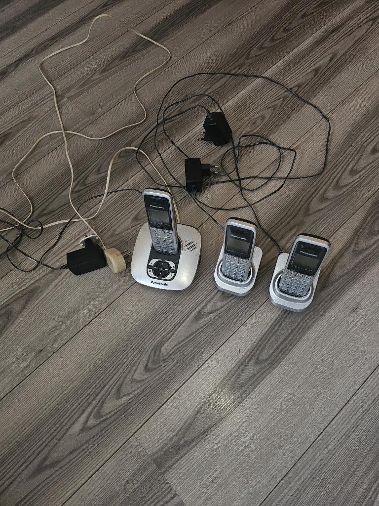 draadloze telefoons, set met 3 toestellen, Telecommunicatie, Vaste telefoons | Handsets en Draadloos, Ophalen of Verzenden, Gebruikt