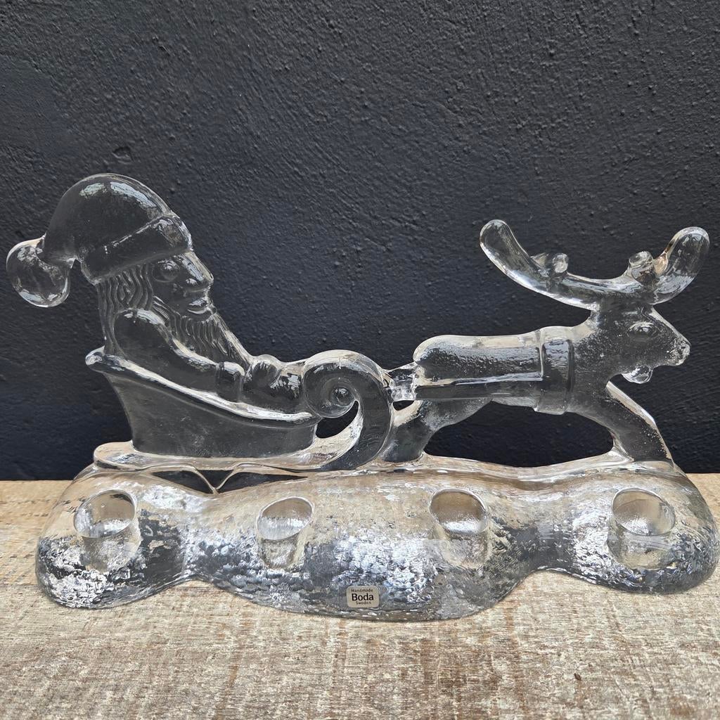 Kosta Boda Glazen Kerstsculptuur: Kerstman met Rendier, Antiek en Kunst, Antiek | Glas en Kristal, Ophalen of Verzenden