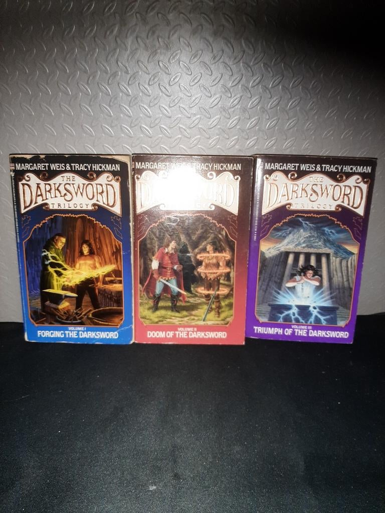 The Darksword Trilogy - Margaret Weis & Tracy Hickman, Ophalen of Verzenden, Gelezen