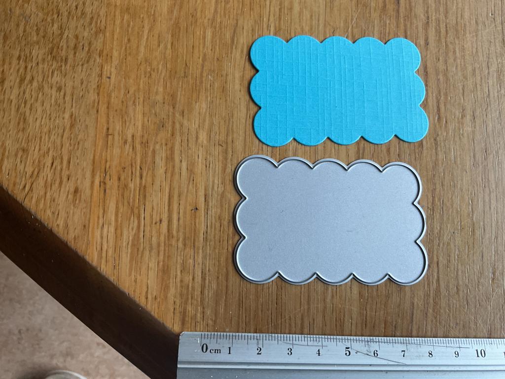 Snijmal label van Memory box 859, Hobby en Vrije tijd, Kaarten | Zelf maken, Ophalen of Verzenden, Zo goed als nieuw, Pons of Mal