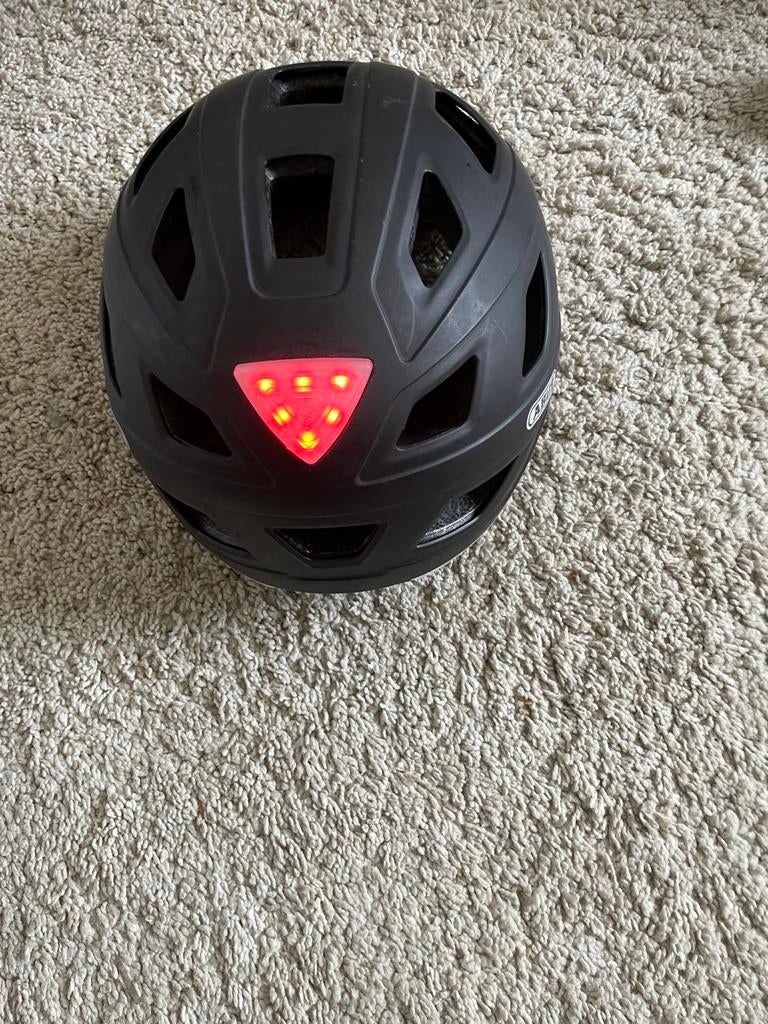 Abus Hyban fietshelm met LED verlichting - Maat L (58-63cm), Ophalen of Verzenden, Zo goed als nieuw, L, Heer of Dame