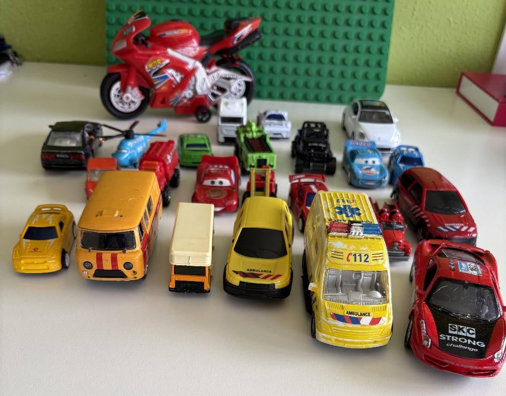 24 stuks mini speelgoed auto's, Kinderen en Baby's, Speelgoed | Speelgoedvoertuigen, Ophalen, Gebruikt