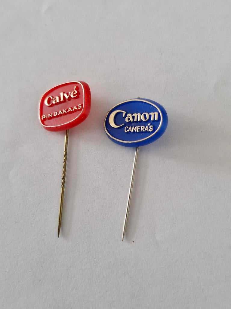 529 Vintage Calvé Pindakaas & Canon Camera's Speldjes, Verzamelen, Speldjes, Pins en Buttons, Ophalen of Verzenden, Gebruikt