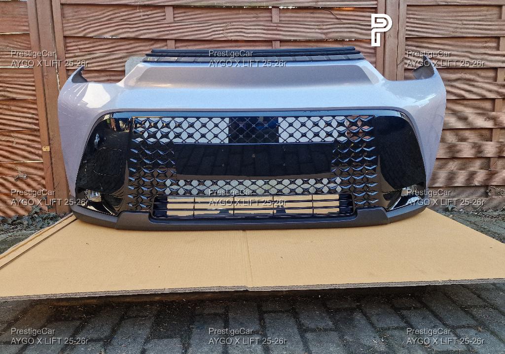TOYOTA AYGO X LIFT 2026 VOORBUMPER NIEUWE KLEUR 9AE, Auto-onderdelen, Verzenden, Nieuw, Toyota, Bumper