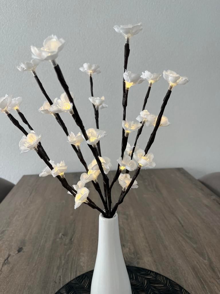 Vaas en kunstbloemen, Ophalen, Zo goed als nieuw