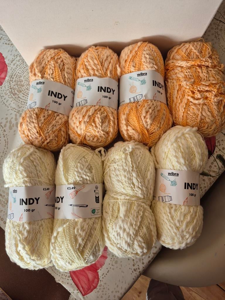 Wibra Indy garen creme en perzik 8 bollen, Hobby en Vrije tijd, Ophalen of Verzenden, Zo goed als nieuw, Breien of Haken, Wol of Garen