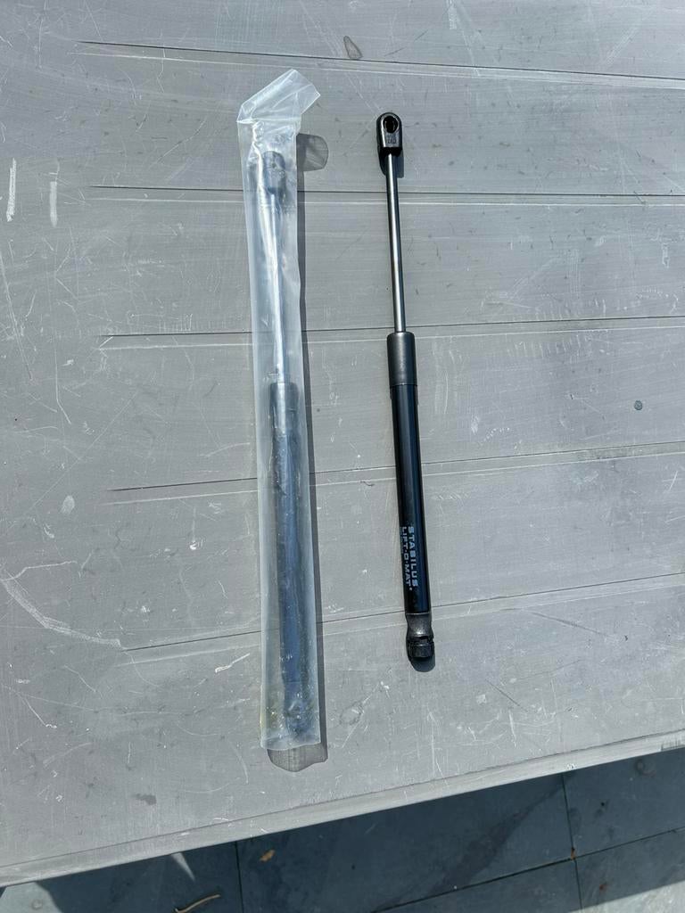 Tesla frunkdempers - nieuw, Ophalen of Verzenden, Nieuw, Amerikaanse onderdelen