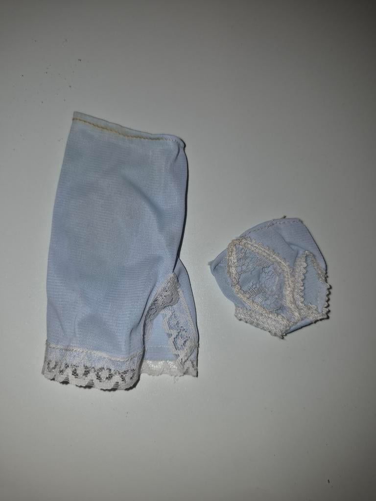 168 Barbie rok en ondergoed, Ophalen of Verzenden