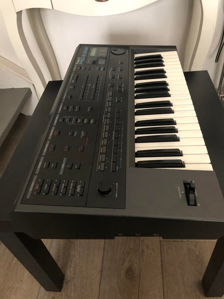 Roland PRO-E Intelligent Arranger Keyboard, Ophalen, Gebruikt, 61 toetsen, Roland