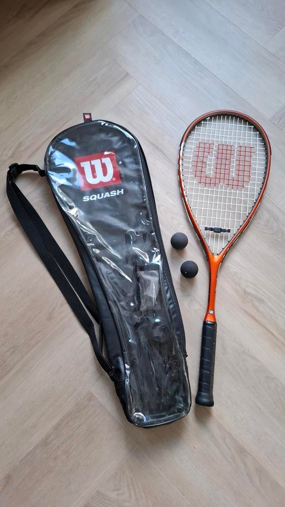 Wilson squash racket met hoes en ballen, Sport en Fitness, Squash, Ophalen, Zo goed als nieuw, Met hoes