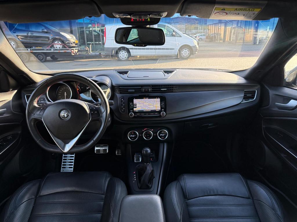 Alfa Romeo Giulietta 1.4 Turbo MultiAir Super Aut/Leer/Navi/, Auto's, Alfa Romeo, Startonderbreker, Euro 6, 4 cilinders, Zwart