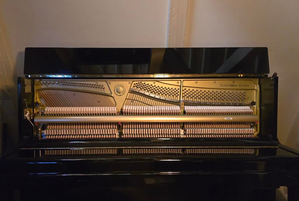 Yamaha P121N-Silent Piano Zwart Hoogglans (2005), Muziek en Instrumenten, Piano's, Ophalen, Gebruikt, Zwart, Piano