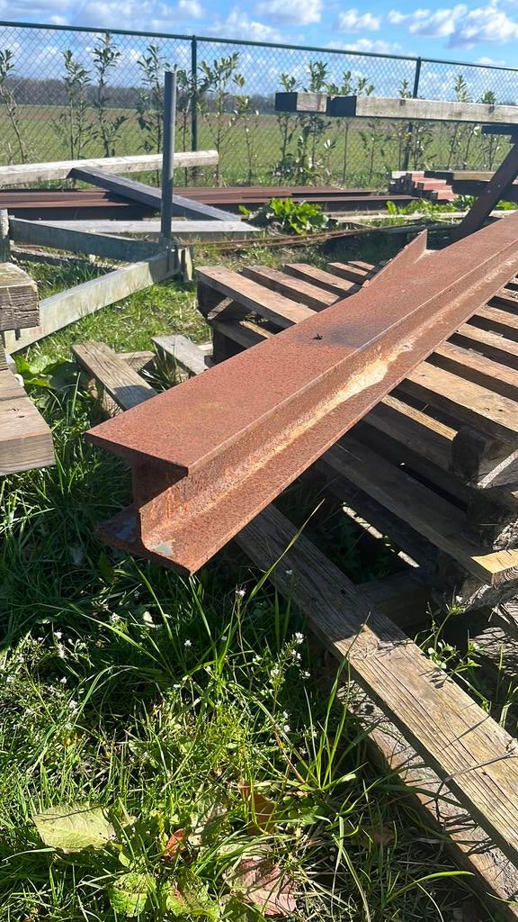 Diverse stalen balken ipe200 unp hea