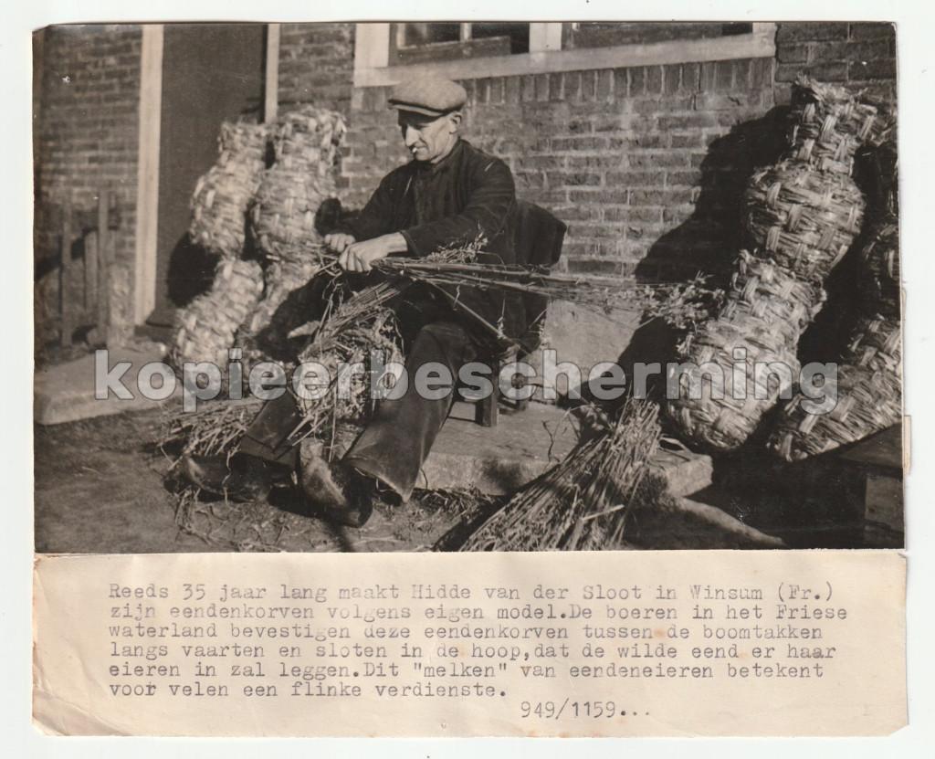 Winsum eendenkorven vlechten Hidde van der Sloot persfoto, Gebruikt, Verzenden, Foto, 1940 tot 1960