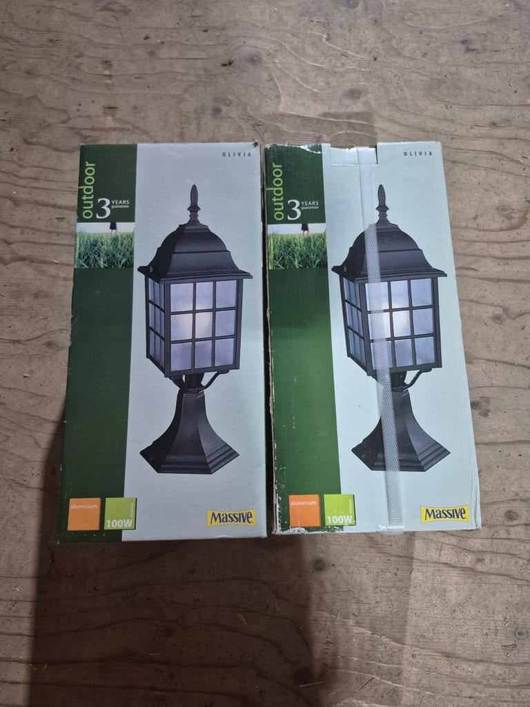 Nieuwe Buitenlantaarn Olivia - Massive (2 stuks), Minder dan 50 watt, Staande lamp, Ophalen of Verzenden, Netvoeding