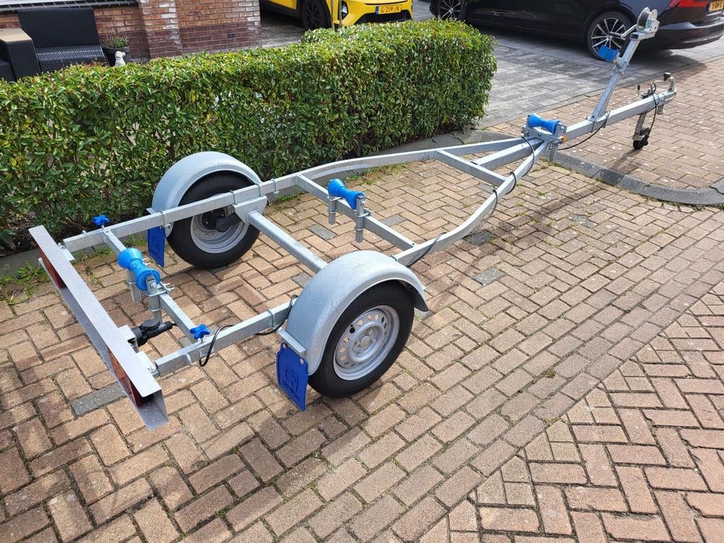 TTH Kanteltrailer 650kg as & Kalf 550kg -in Nieuwstaat-, Watersport en Boten, Boottrailers, Ophalen, Zo goed als nieuw, Minder dan 6 meter