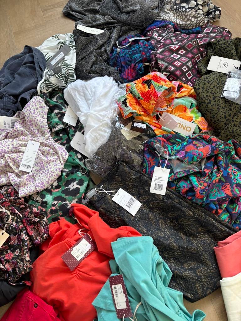 Merken pakket dames 50 stuks nieuw, Kleding | Dames, Dames-kledingpakketten, Nieuw, Maat 46/48 (XL) of groter, Verzenden