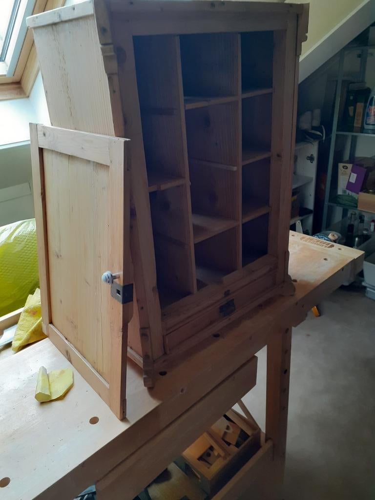 Antiek klein kastje., Ophalen of Verzenden