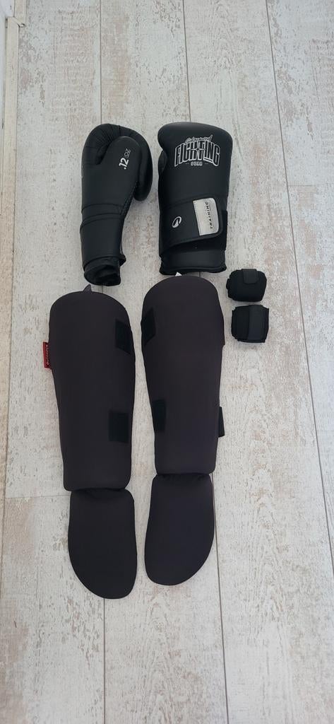 Kickbox spullen, Ophalen of Verzenden, Zo goed als nieuw, Bokshandschoenen