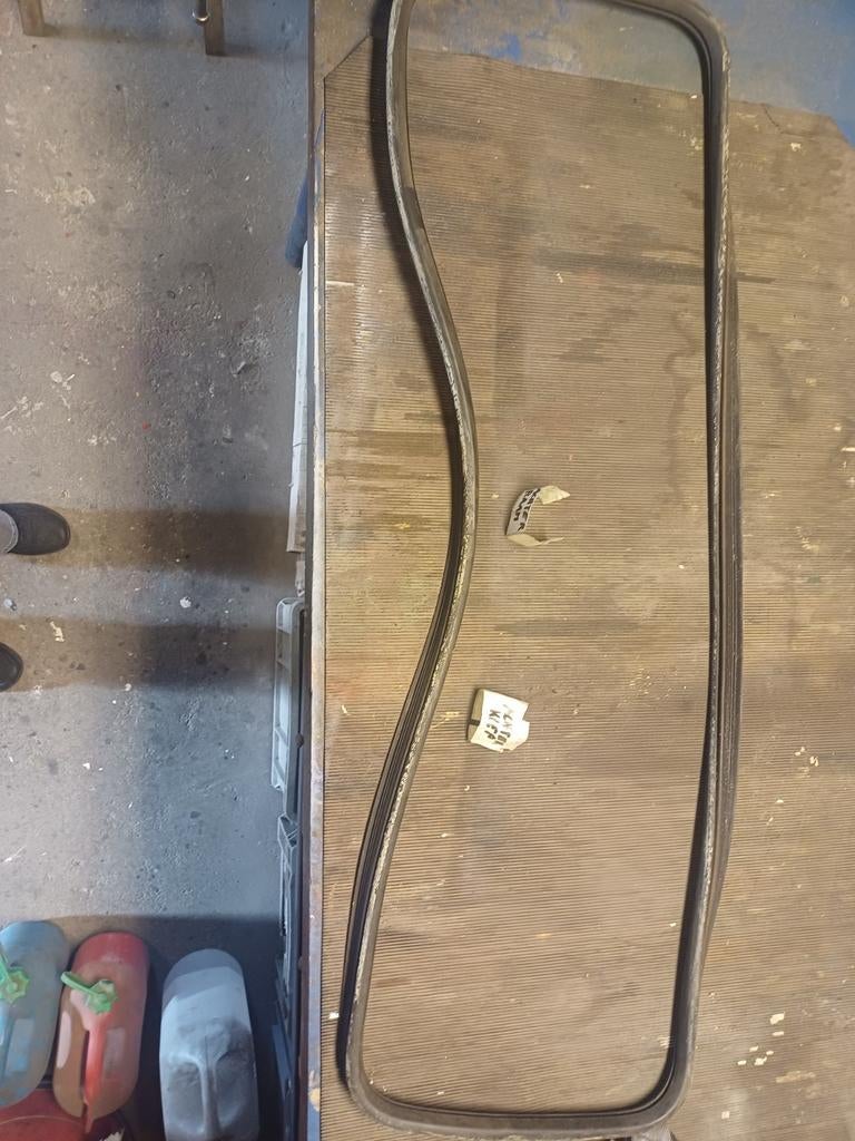 Raamrubber achterklep VW T2, Auto-onderdelen, Ophalen of Verzenden, Nieuw, Volkswagen