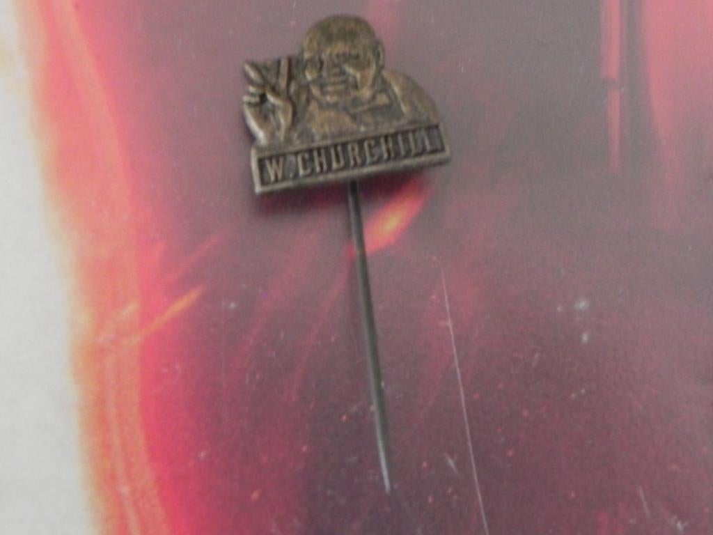 Speldje van W. Churchill, Verzamelen, Speldjes, Pins en Buttons, Ophalen of Verzenden, Gebruikt, Figuurtje, Speldje of Pin