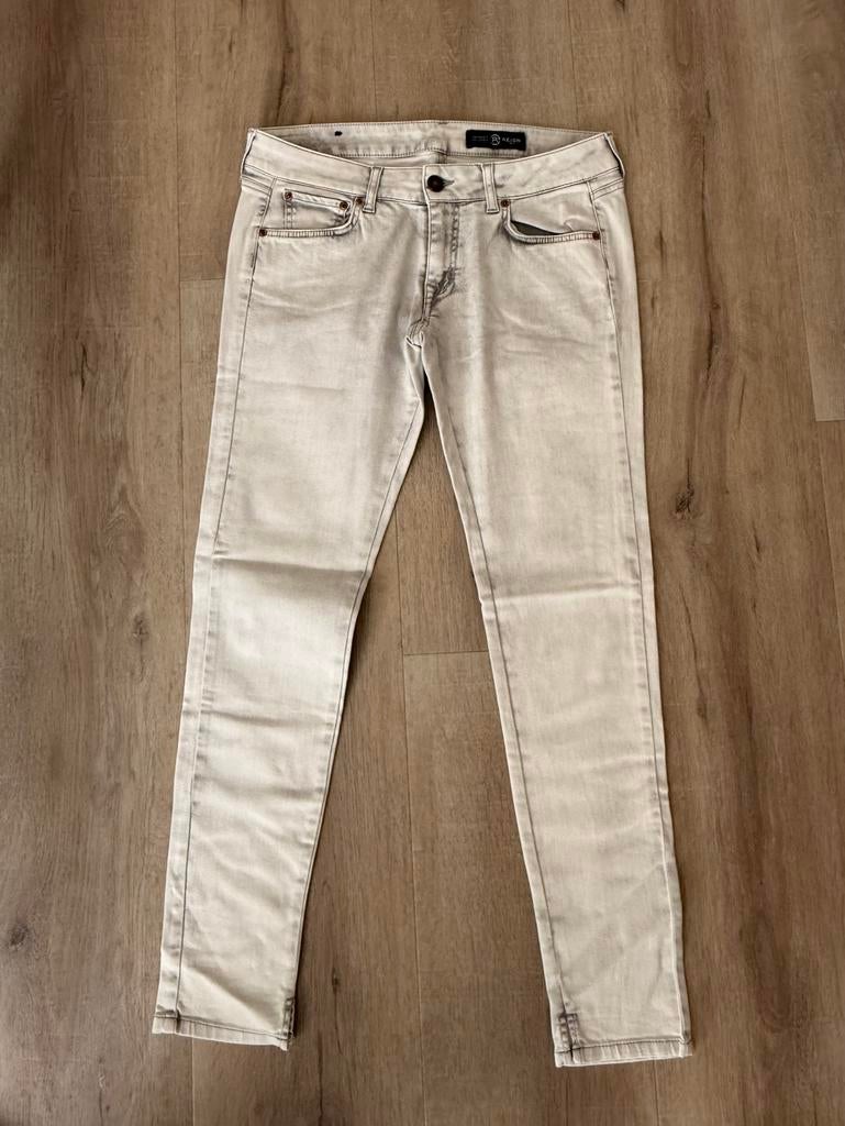 Lichtgrijze jeans van Reign maat 31, Ophalen of Verzenden, Zo goed als nieuw, Grijs, W30 - W32 (confectie 38/40)
