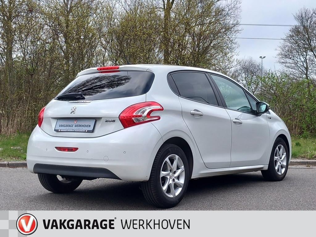 Peugeot 208 1.2 PureTech Style | 5-Deurs | Stoelverwaming |, Auto's, Voorwielaandrijving, Stof, Gebruikt, Zwart