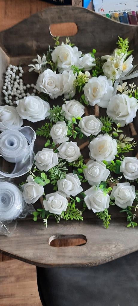 Bruiloft Corsages & Autoversiering - Witte Rozen, Ophalen of Verzenden, Nieuw, Versiering, Geboorte of Huwelijk