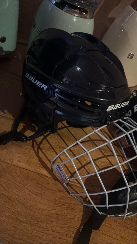 Ijshockey helm, Ophalen of Verzenden, Zo goed als nieuw, Bescherming