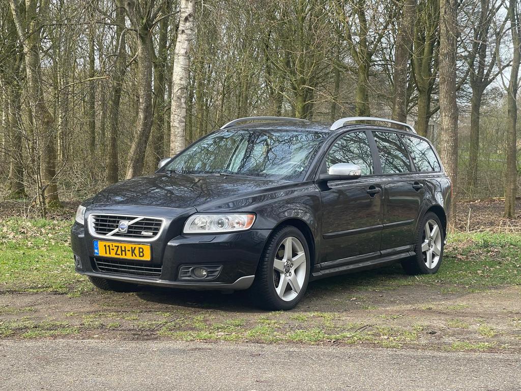 V50 2.0 | R-Design | Clima | Leder | Trekhaak | APK 2027, Voorwielaandrijving, 4 cilinders, Zwart, Particulier