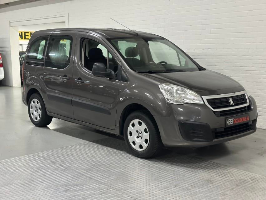 Peugeot Partner Tepee 1.2 PureTech Active CLIMA / CRUISE / E, Auto's, Peugeot, Voorwielaandrijving, Stof, Gebruikt, 1295 kg