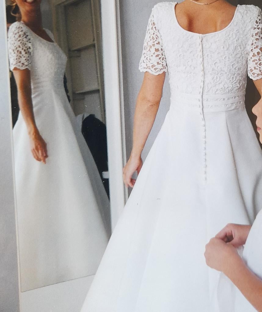 Trouwjurk A-model met kant en mouwtjes, Ophalen, Trouwjurk, Wit, Angelique Mode