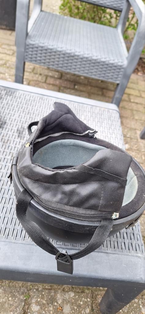 Brommerhelm / potje, Ophalen