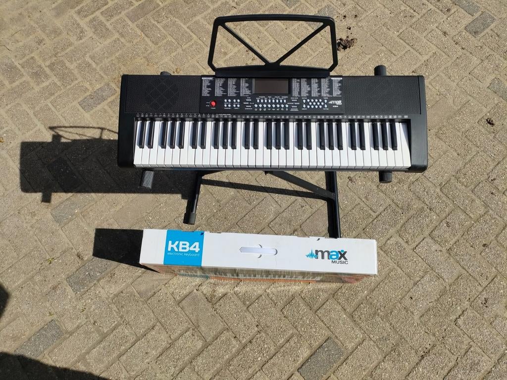 Max Music KB4 Keyboard met standaard - Gebruikt, Met standaard, Ophalen, Overige merken, 61 toetsen