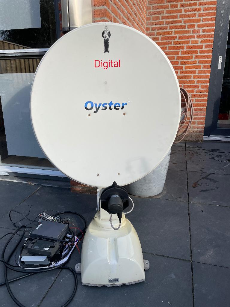 Oyster schotel 85 cm  denson ds 1010 road, Caravans en Kamperen, Camper-accessoires, Ophalen, Gebruikt