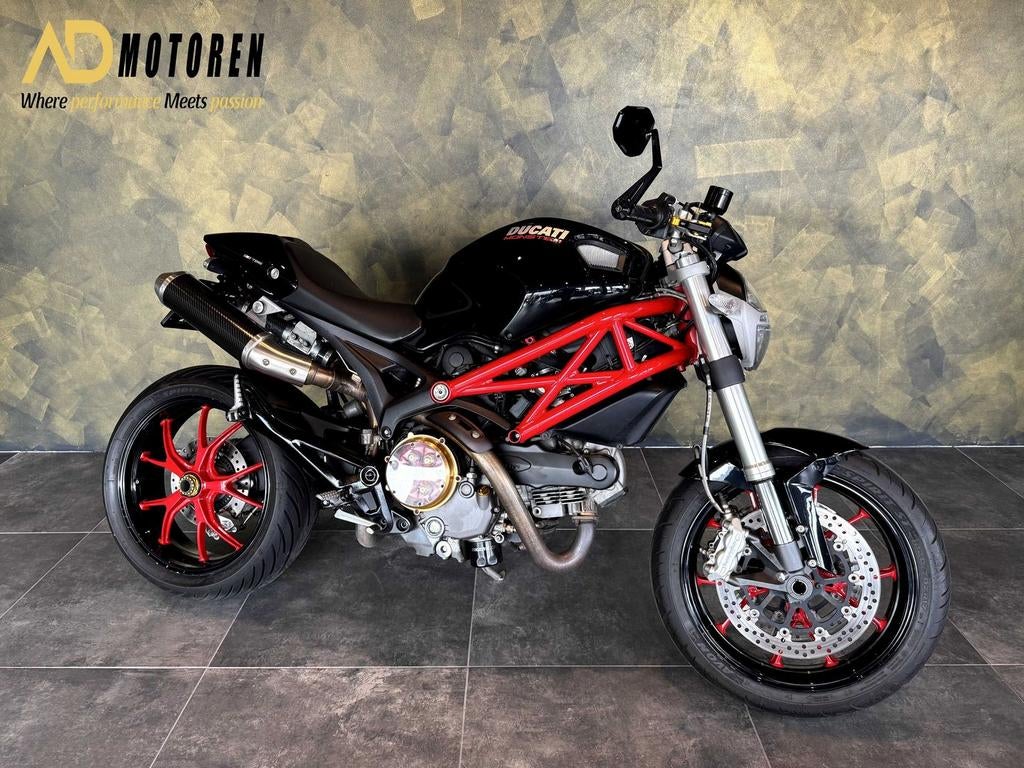 DUCATI MONSTER 1100 / EINDJAARSACTIE !! / TOPCONDITIE