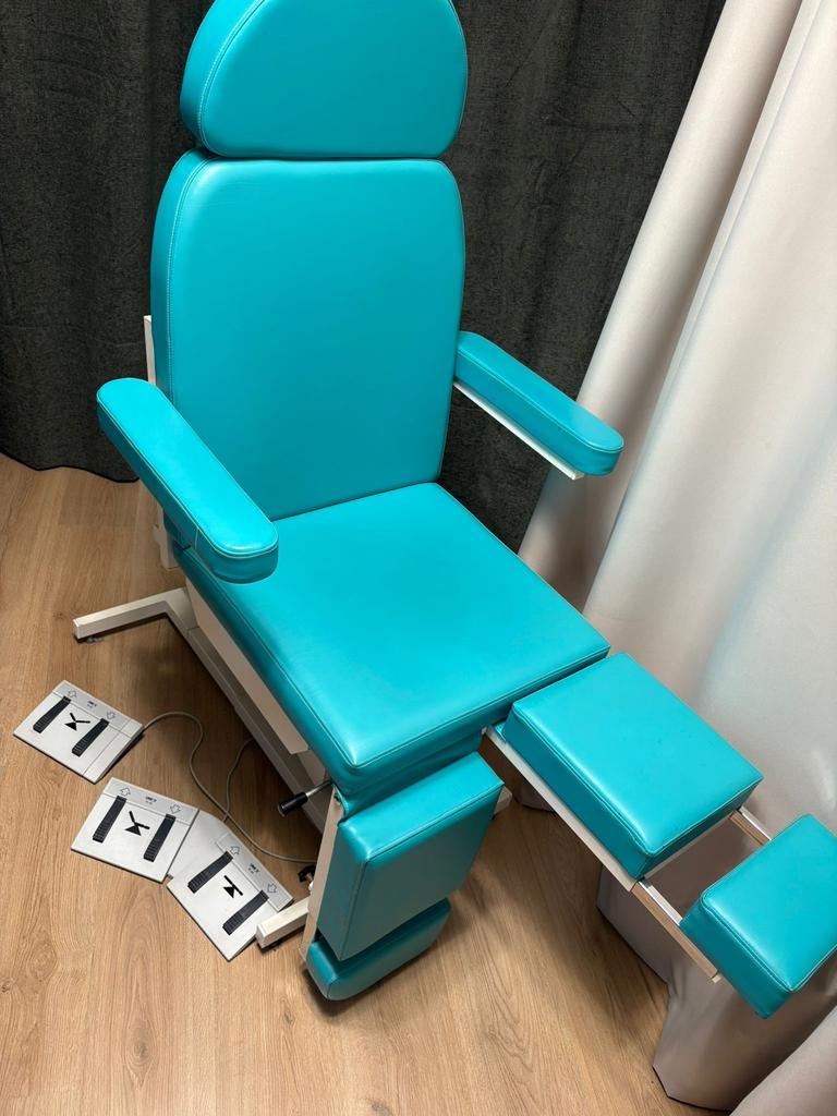 Electrische behandelstoel, Sport en Fitness, Massageproducten, Ophalen, Zo goed als nieuw, Massagetafel