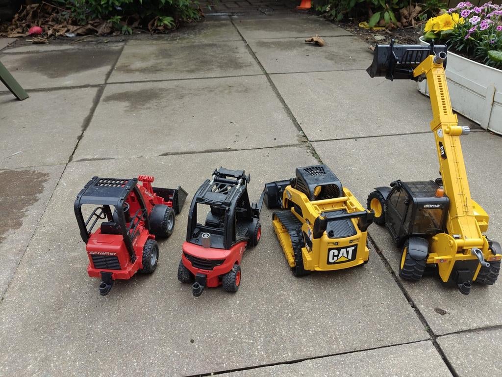 BRUDER Grote speelgoed bouwvoertuigen set (4 stuks), Ophalen of Verzenden, Gebruikt