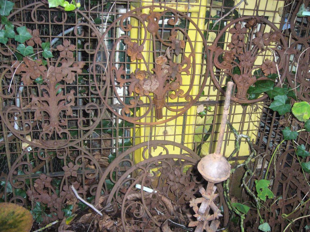 Ornament v hek sierhek tuinpoort balustrade deurrooster enz.