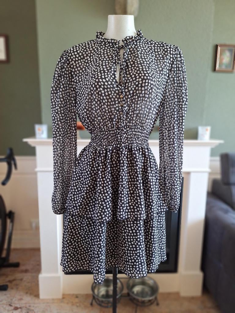 Rinascimento getailleerd zwart wit polkadot jurk XL, Verzenden, Zwart, Zo goed als nieuw, Knielengte