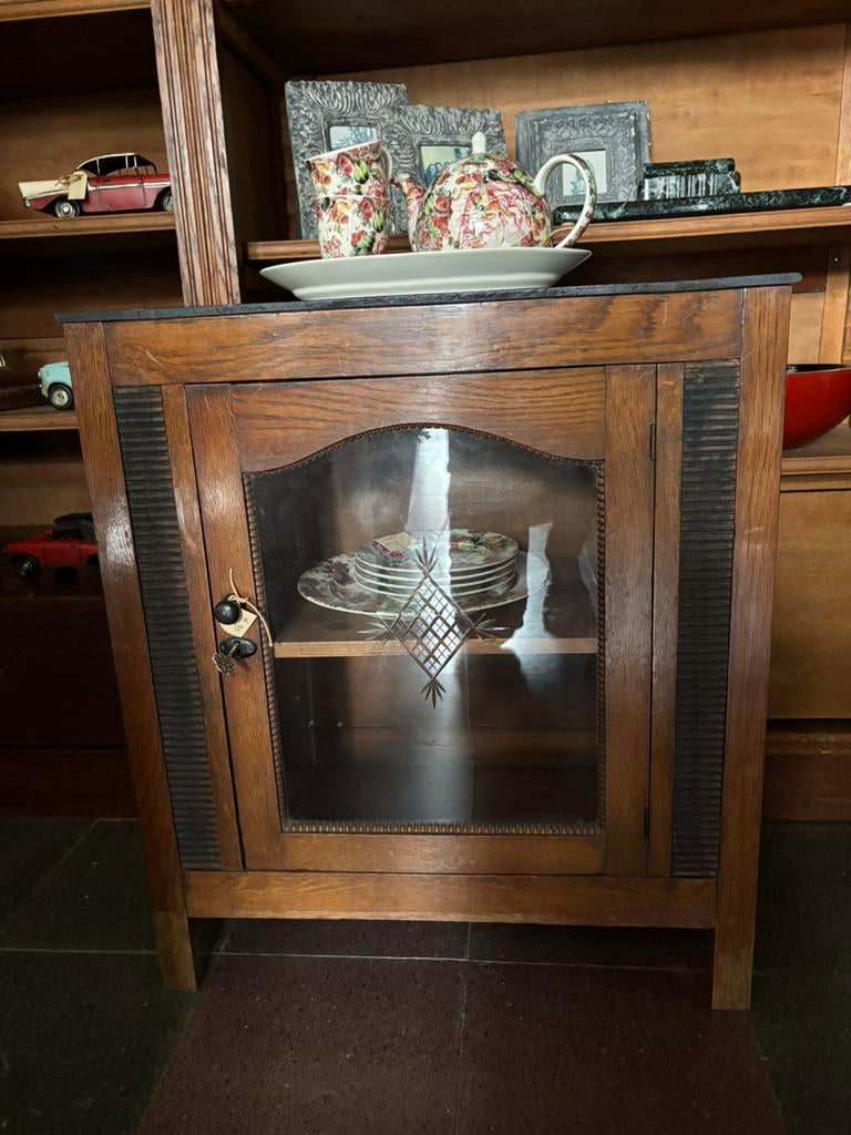 Vitrine Amsterdamse school, Zo goed als nieuw, Minder dan 100 cm, 25 tot 50 cm, 50 tot 100 cm