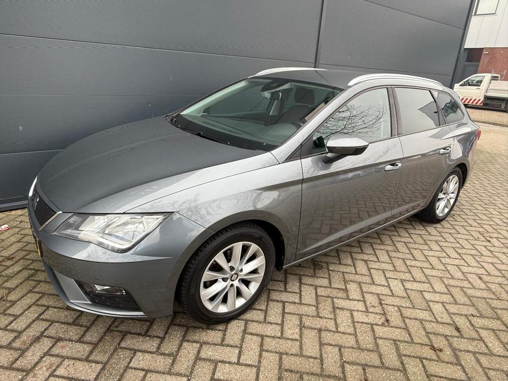 Seat Leon ST/Automaat/Navi/carplay/psrkeer sensoren voor en, Auto's, Seat, Electronic Stability Program (ESP), Gebruikt, Euro 6