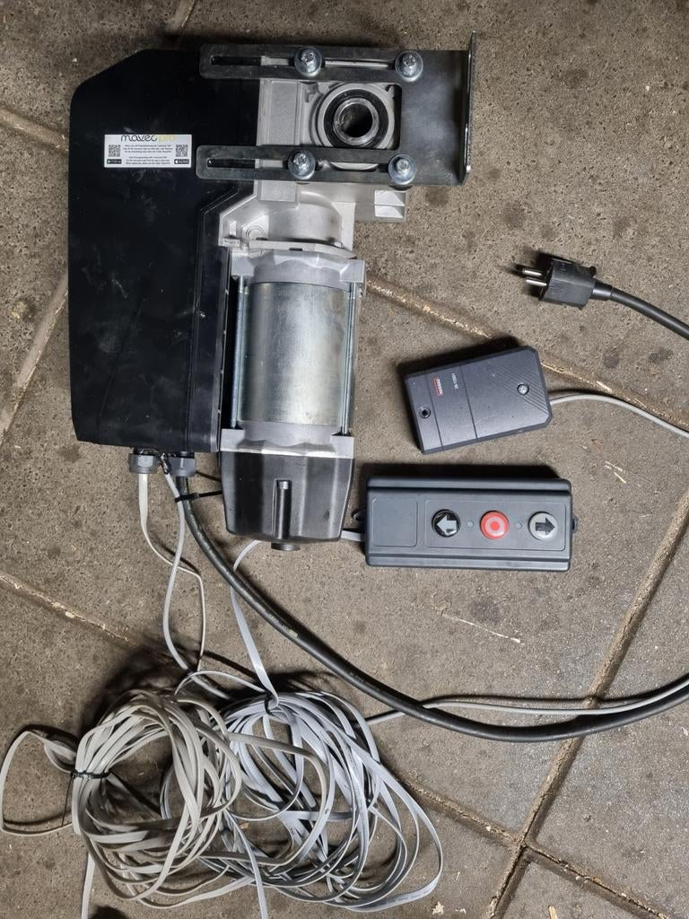 Garagedeur motor 220 volt, Doe-het-zelf en Verbouw, Motoren, Ophalen of Verzenden, Zo goed als nieuw, Elektromotor