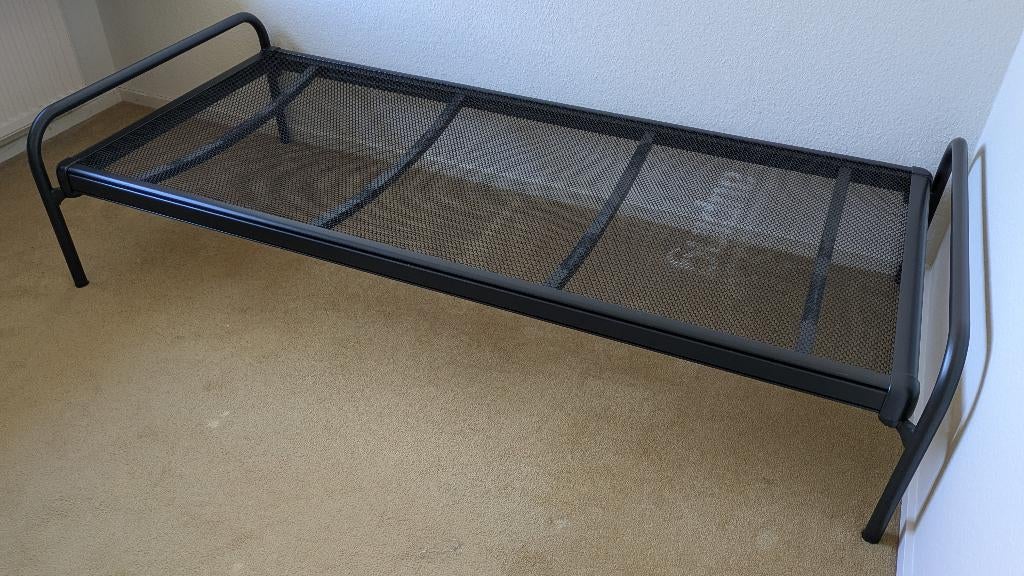 Stevig zwart metalen bed met Auping spiraalbodem, Ophalen, Gebruikt, 90 cm, Eenpersoons