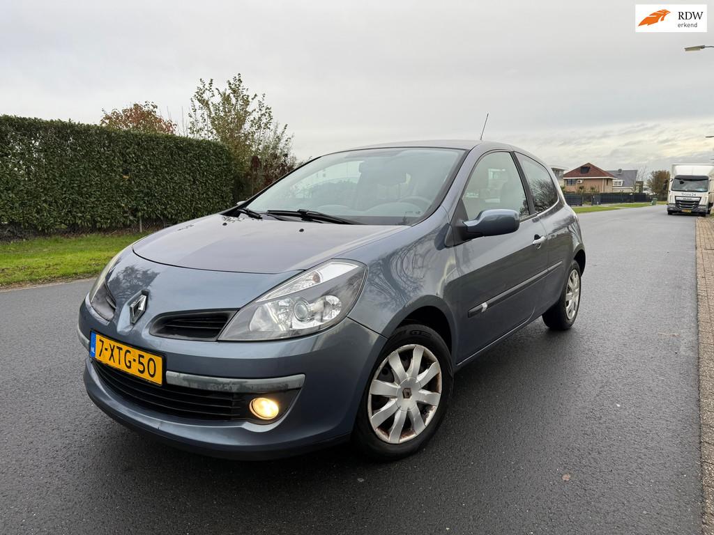 Renault Clio 1.2-16V Authentique APK 2-2027, Voorwielaandrijving, 535 kg, Gebruikt, 4 cilinders