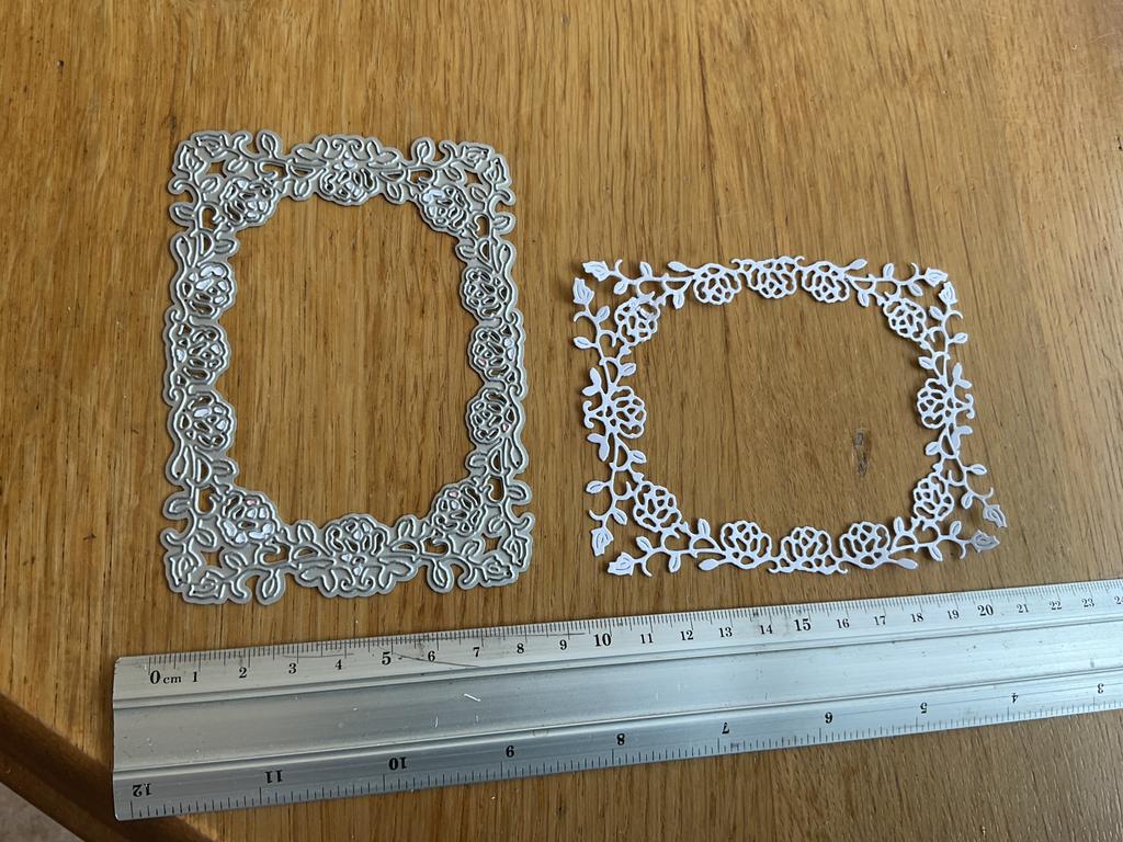 Snijmal frame met bloemetjes 870, Hobby en Vrije tijd, Ophalen of Verzenden, Zo goed als nieuw, Overige thema's, Pons of Mal