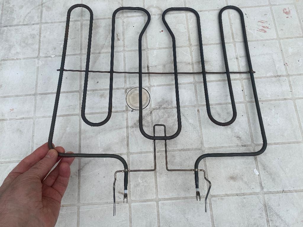 Verwarmingselement voor BOSCH elektrische fornuis, onderkant, Witgoed en Apparatuur, Fornuizen, Keramisch, Zo goed als nieuw, Vrijstaand