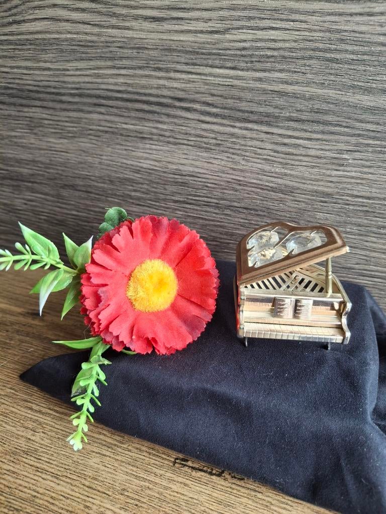 Miniatuur Grand Piano - verguld, met Swarovski kristallen., Verzamelen, Swarovski, Ophalen of Verzenden, Overige typen