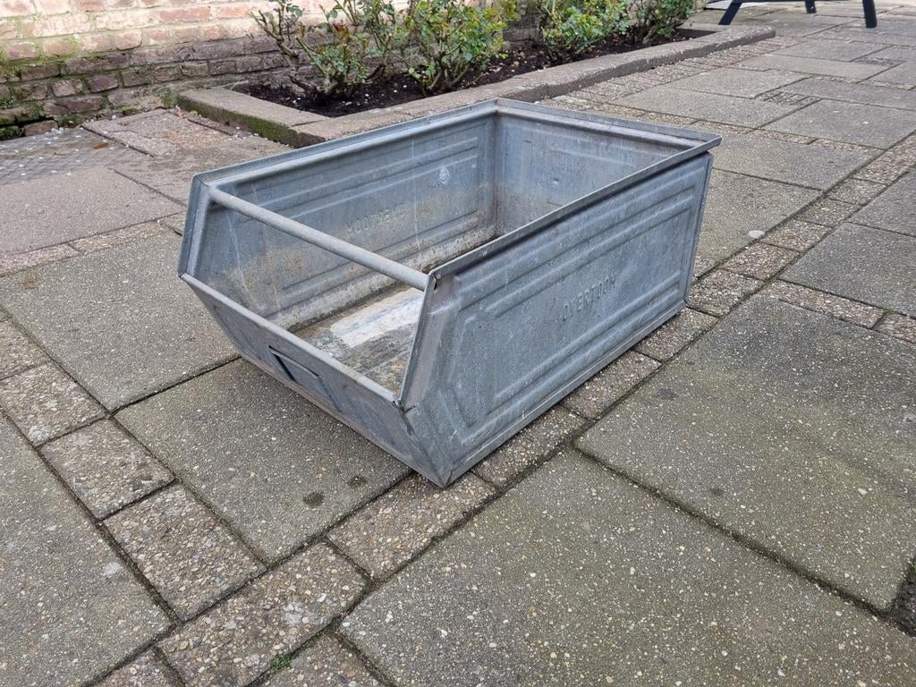 Zinken bak., Ophalen, Metaal, Minder dan 30 cm